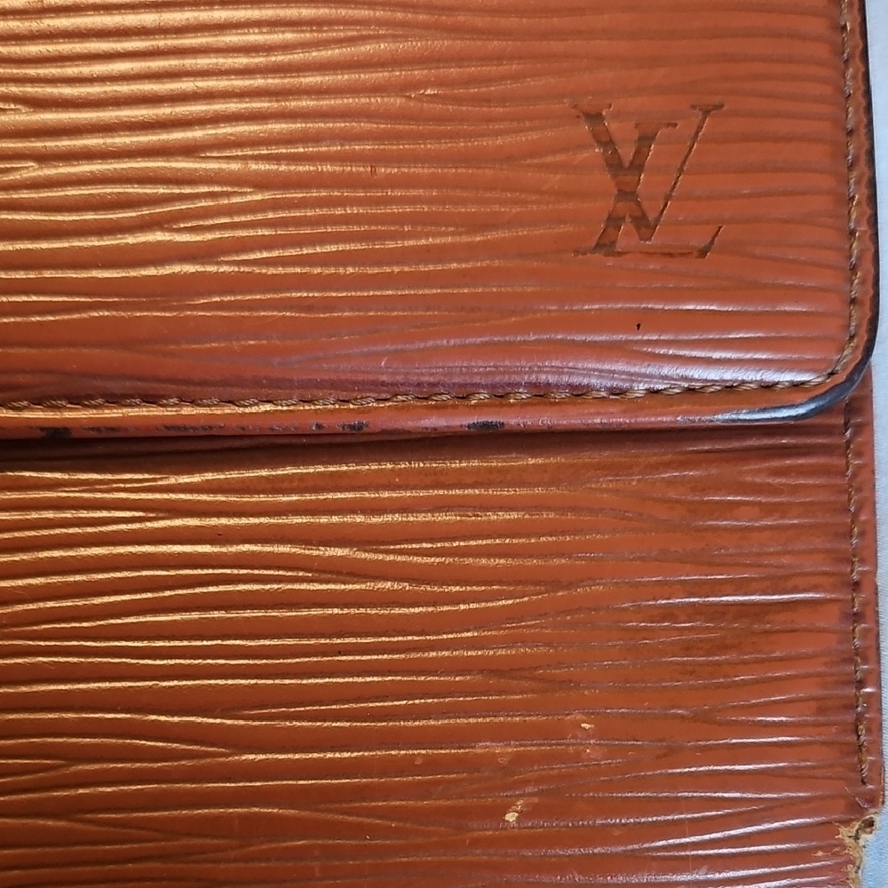 Louis Vuitton Textured Tan Leather Ladies Wallet